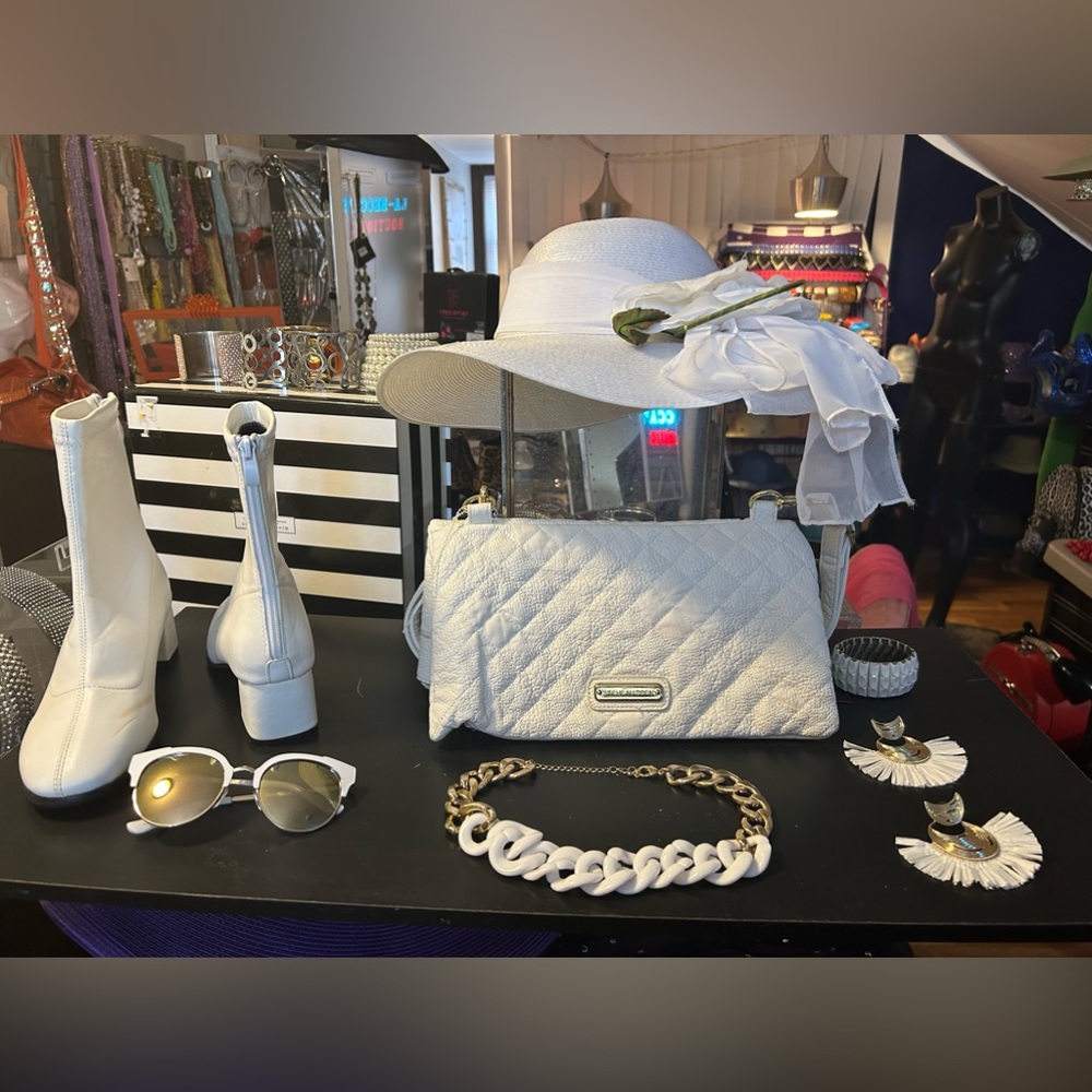 White bundle set